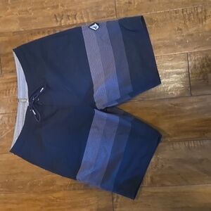 Men's volcome swim trunks size32